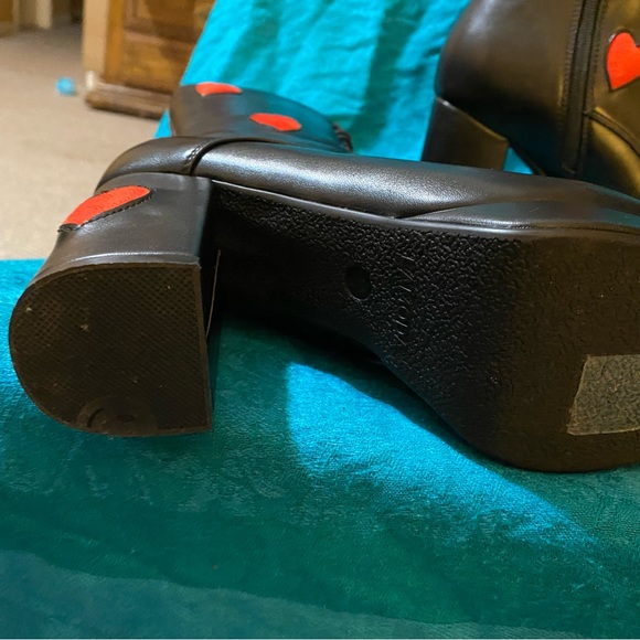 Lamonda Double Tap mid Boots with Hearts Size 6 - Picture 2 of 2